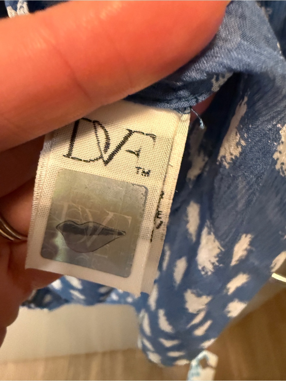 DVF Diane von Furstenberg Blue Silk Polka Dot Blouse Size 8 - Picture 5 of 9